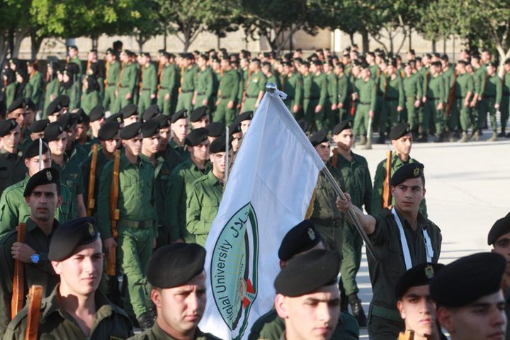 جامعة الاستقلال تساند الأسرى بالماء والملح