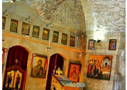 كنيسة برقين .. تواريخ الجدران الدفينة (صور)