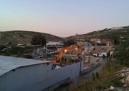 الاحتلال يهدم مزرعة في العيسوية "فيديو"