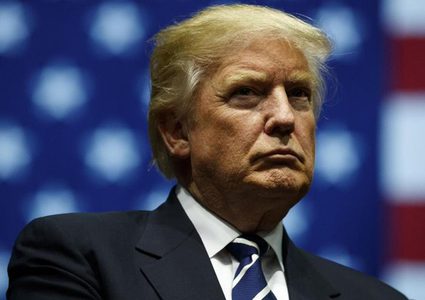 ترامب:  سندرس رفع العقوبات عن ايران بعد مراجعة الاتفاق النووي