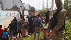 وصول مهجري الزبداني لمناطق سيطرة الجيش السوري في حلب