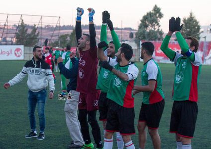 المكبر والقوات يبحثان عن ورقة الصعود الثانية