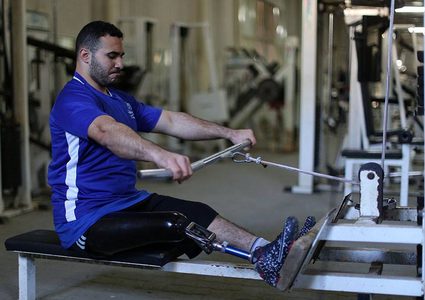 الإعاقة لم تحرمه من تحقيق أحلامه الرياضية