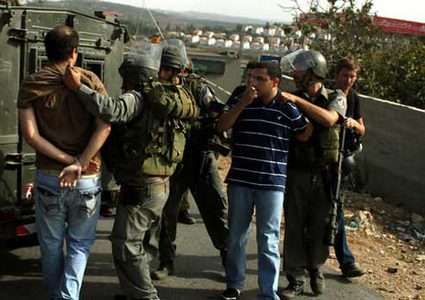 الاحتلال يعتقل شابين من بلدة صوريف