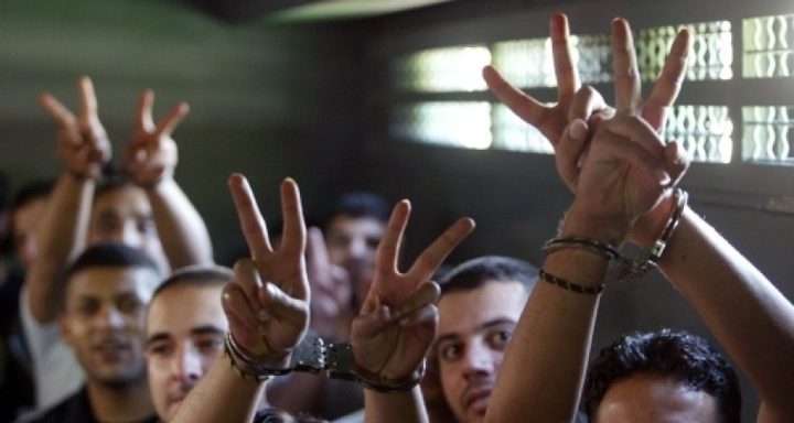 فتح تصعد وتدعو لإضراب شامل تضامناً مع الأسرى