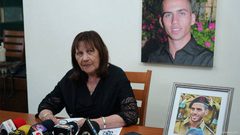 والدة شاؤول: ابني حي ونتنياهو يتحمل مسؤوليته