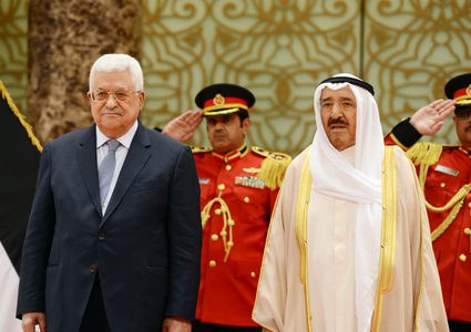 الرئيس الفلسطيني ونظيره الكويتي يناقشان المستجدات الدولية والإقليمية