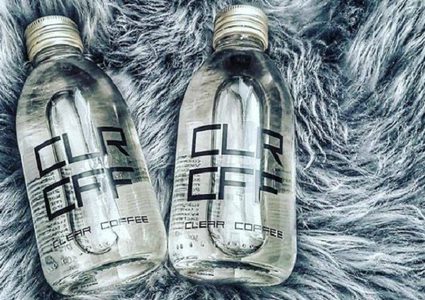 قهوة شفافة للحفاظ على بياض الأسنان