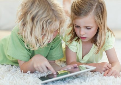 الأجهزة الذكية وأضرار هائلة على الأطفال