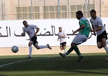 الظاهرية يوقف ثلاثة لاعبين