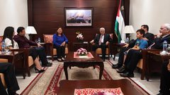 الرئيس عباس يؤكد للبرغوثي مواصلة الجهود لإنهاء معاناة الأسرى
