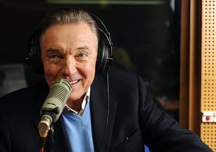 مغني البوب التشيكي  كاريل غوت يرجع إلى عالم الفن