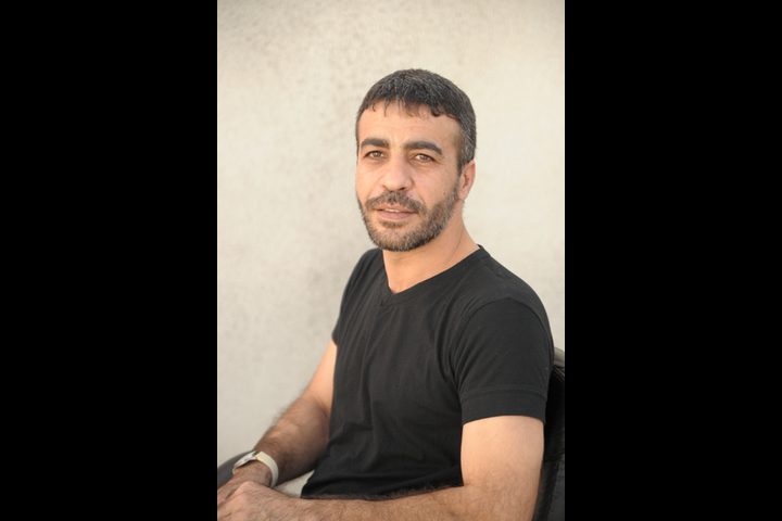 الاحتلال يعزل الأسير ناصر أبو حميد