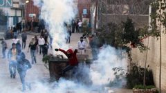 مخيم عايدة .. الاحتلال يطلق النار على شاب