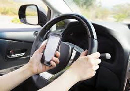 تطبيق يغنيك عن إستخدام  الهاتف أثناء القيادة