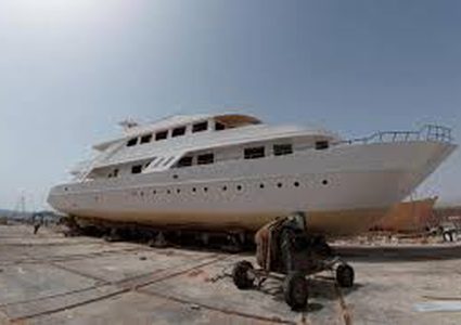 مركب يتحدى الدول لإجهاض النساء على الموانئ