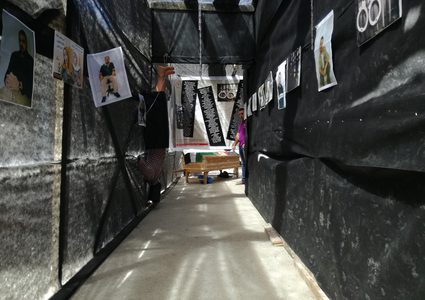 في دير شرف..خيمة تجسد السجن والزنزانة