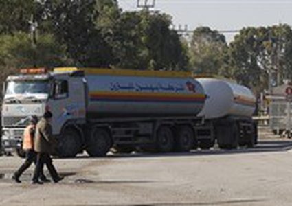 ضخ كميات من الوقود الى قطاع غزة