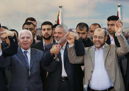 عزام الأحمد: اتصالات مباشرة مع حماس ولا ترتيبات للقاء ترمب برام الله