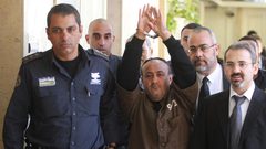 بوادر للمفاوضات والاحتلال يشترط استبعاد البرغوثي