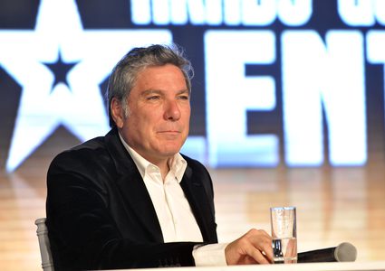 مشاهير يتضامنون مع الأسرى المضربين