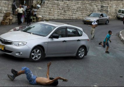 مستوطن يدهس طفلا ويلوذ بالفرار