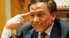عادل إمام يكشف عن مرضه!