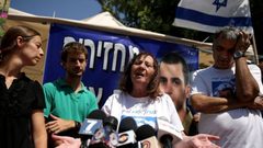 والدة شاؤول المفقود: "اسرائيل لم تعد تهتم بابنها