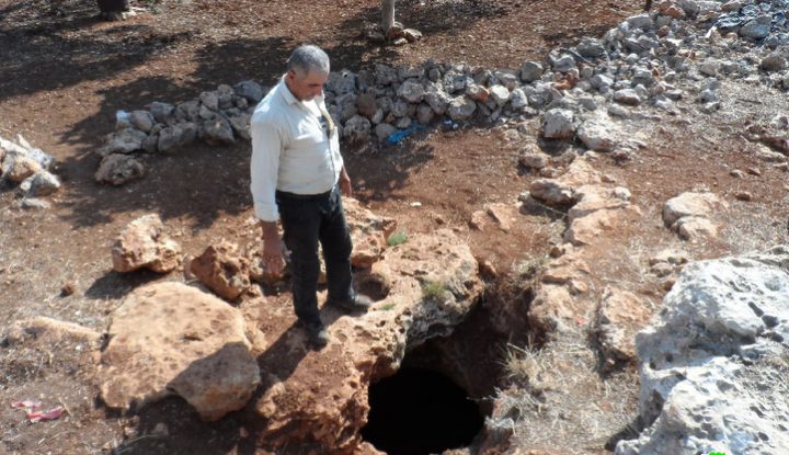 مستوطنون يردمون بئرا للمياه جنوب بيت لحم