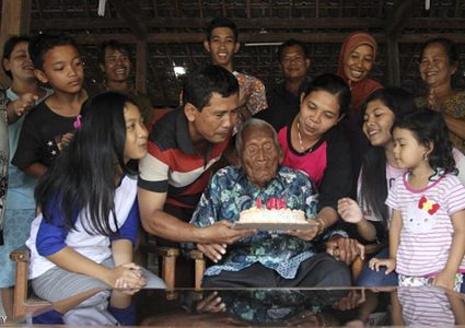 وفاة أكبر معمر في العالم بعد قرن ونصف