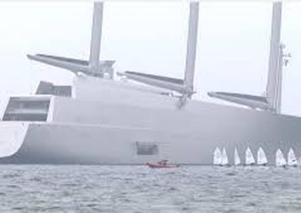 روسي يشتري بملايين يخت بلا نوافذ