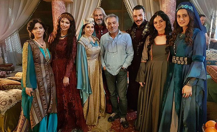 كاتب أوركيديا يفتح النار على حاتم علي