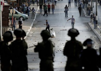 اصابات خلال مواجهات مع الاحتلال