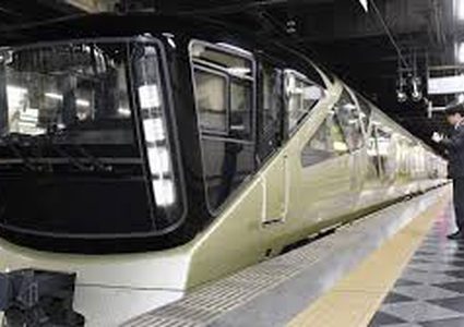 قطار بمواصفات رائعة يستوعب فقط 34 راكبًا