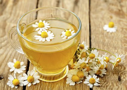 البابونج لتغيير وتفتيح لون الشعر بطرق طبيعية