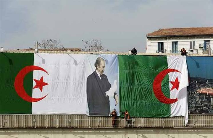 الحزب الحاكم وحليفه يكتسحان البرلمان في الجزائر