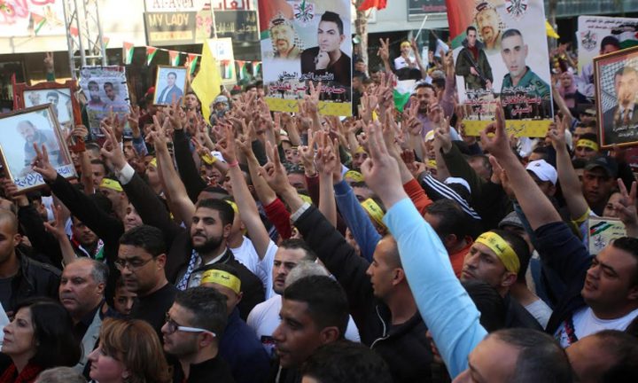 تضامن عربي مع الأسرى المضربين