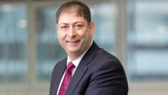 بروفيسور فلسطيني رئيسا لجامعة الفنون الإبداعية ببريطانيا