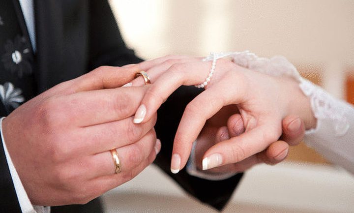 أندونيسا: هذه عقوبة "خلوة" كل شاب وفتاة