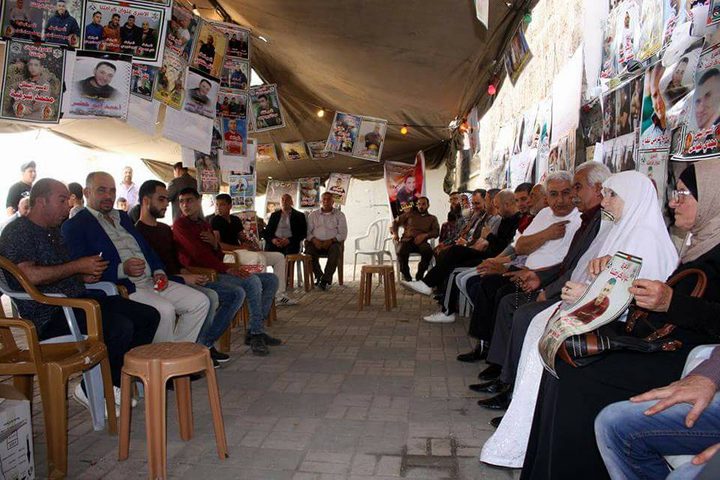 الاحتلال يستولي على محتويات خيمة تضامن ومركبة أسير