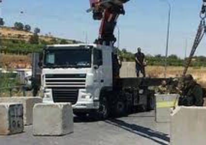 الخليل: فتح مدخل بيت أمّر وتأمين الإفراج عن أطفال