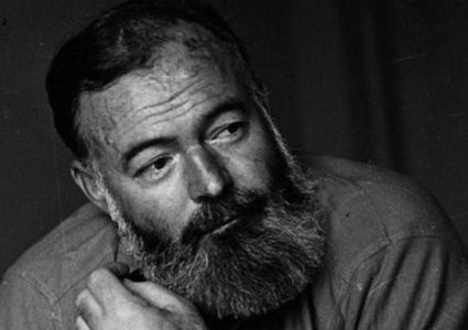 وثيقة سرية تفجر مفاجأة عن إرنست هيمنغواي