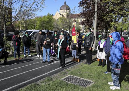 الهنود الحمر ورقصة الشمس في شيكاغو