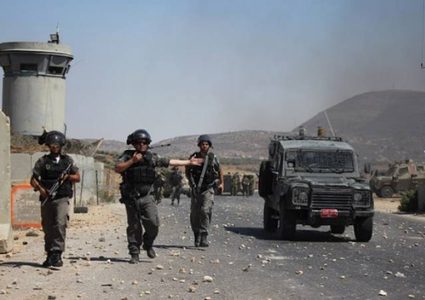 أربعة أسرى يدخلون أعواما جديدة