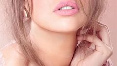 ماكياج وردي لإطلالة رائعة