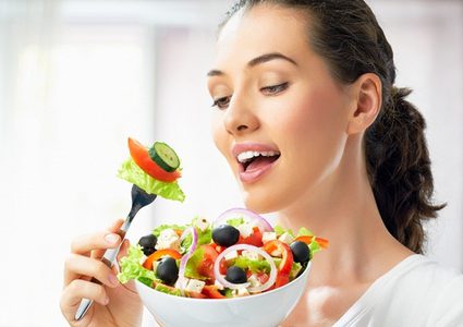 كيف تحافظين على تألق بشرتك في رمضان؟