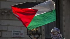 فرنسا: ناشطون يضربون عن الطعام تضامناً مع الأسرى