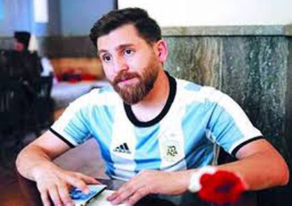 إعتقال شبيه ميسي لتسببه بأزمة