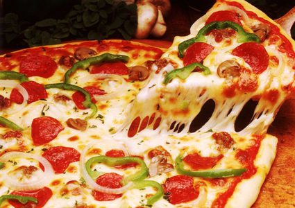 البيتزا بين الفوائد والمضار