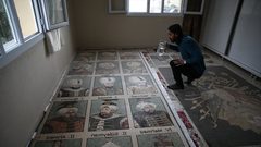 فنان سوري يرسم شخصيات تركية وسلاطين بالفسيفساء